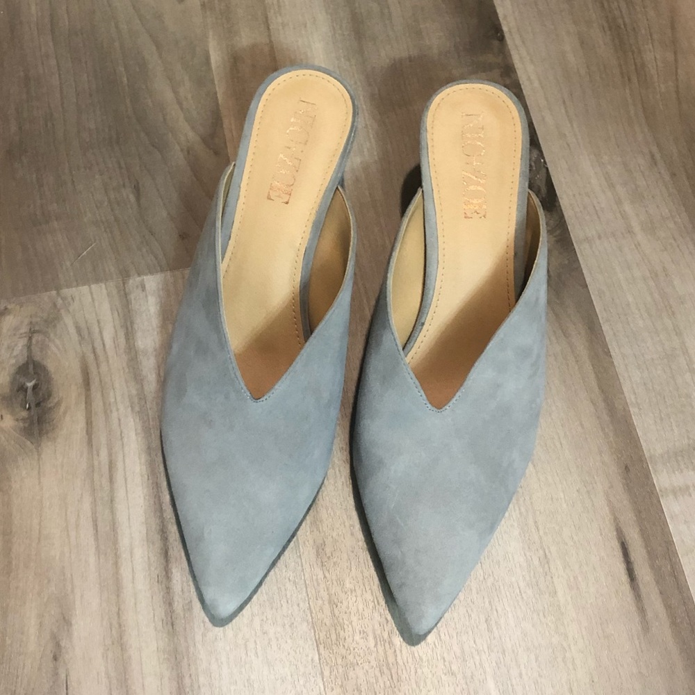 Nic+Zoe pointed toe open back suede block heel